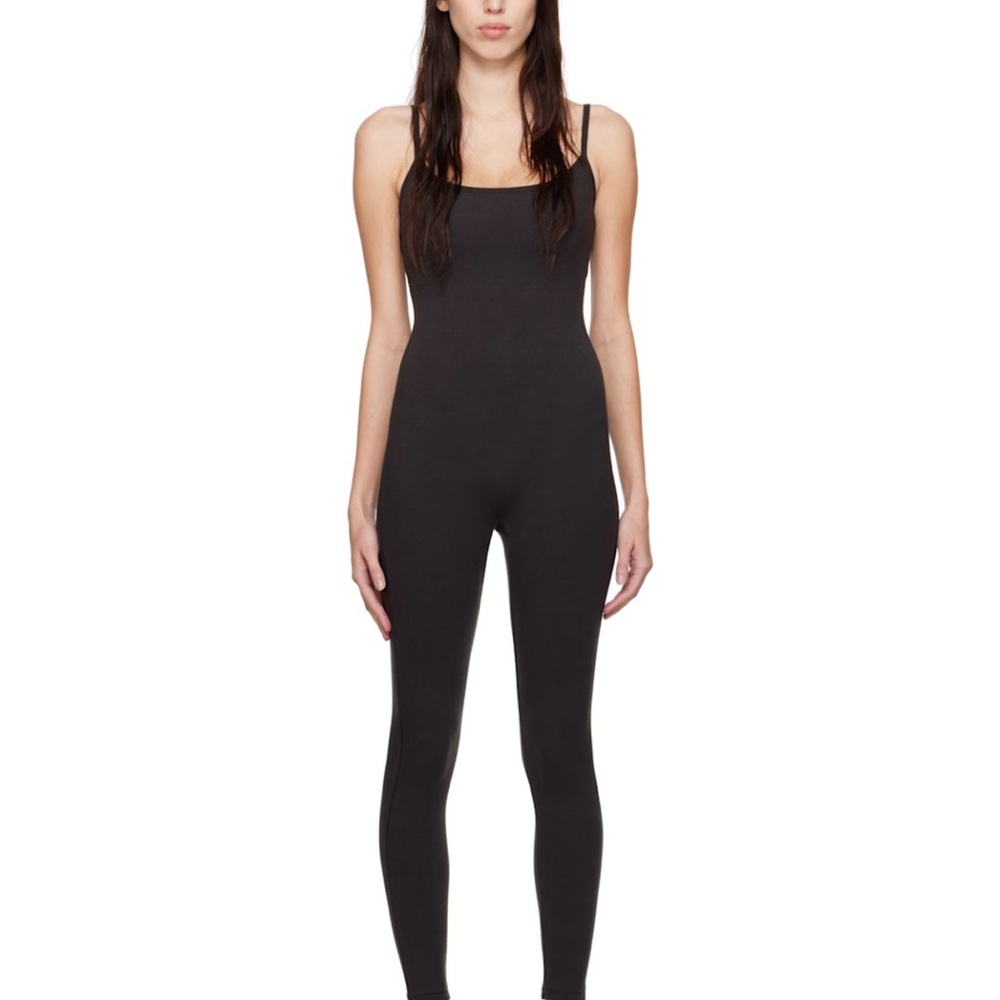SKIMS Women's Black Cami Jumpsuit Size M in Great Condition.